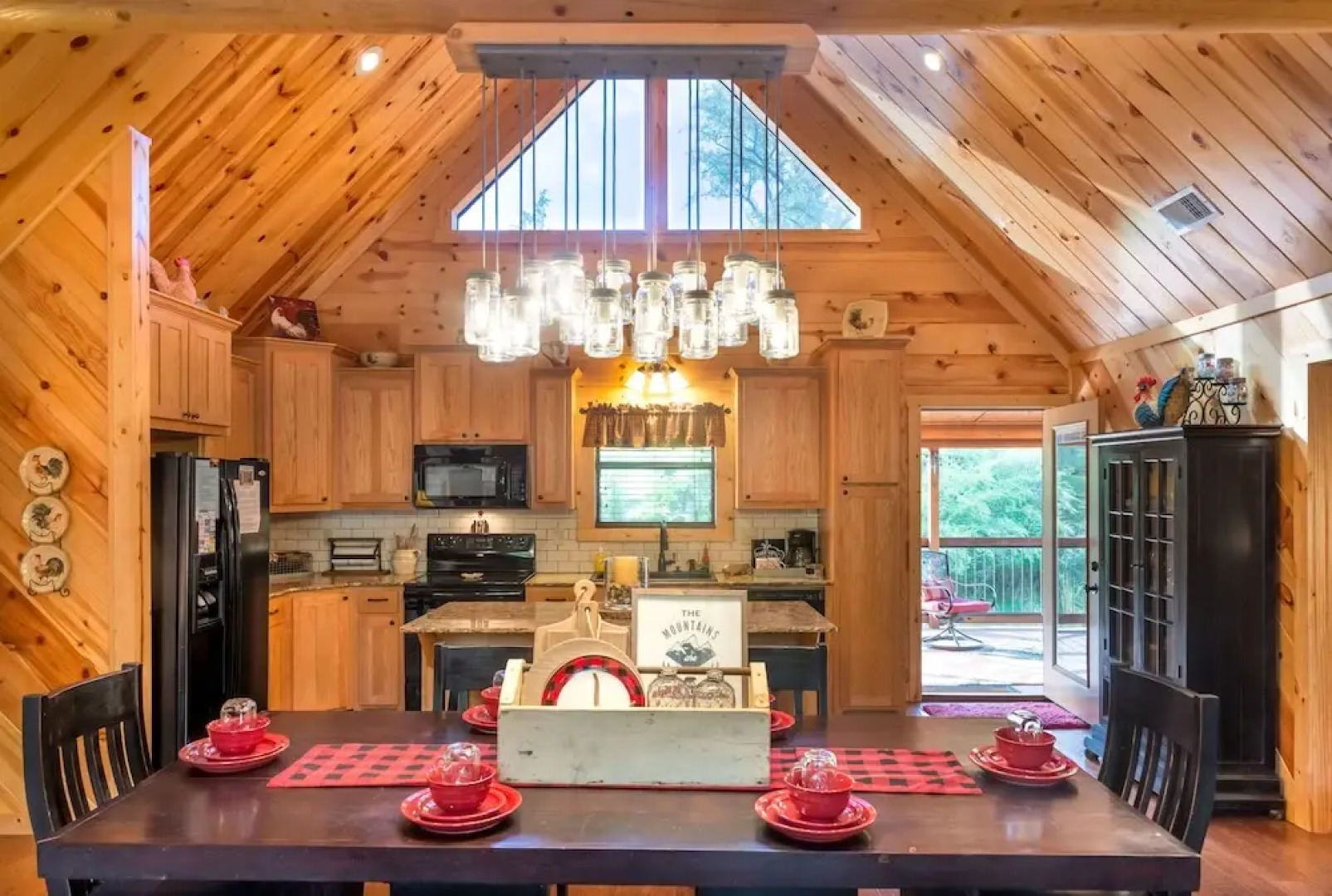 Copper Creek Open Cabin With Game Room and Hot Tub on the Deck by Redawning