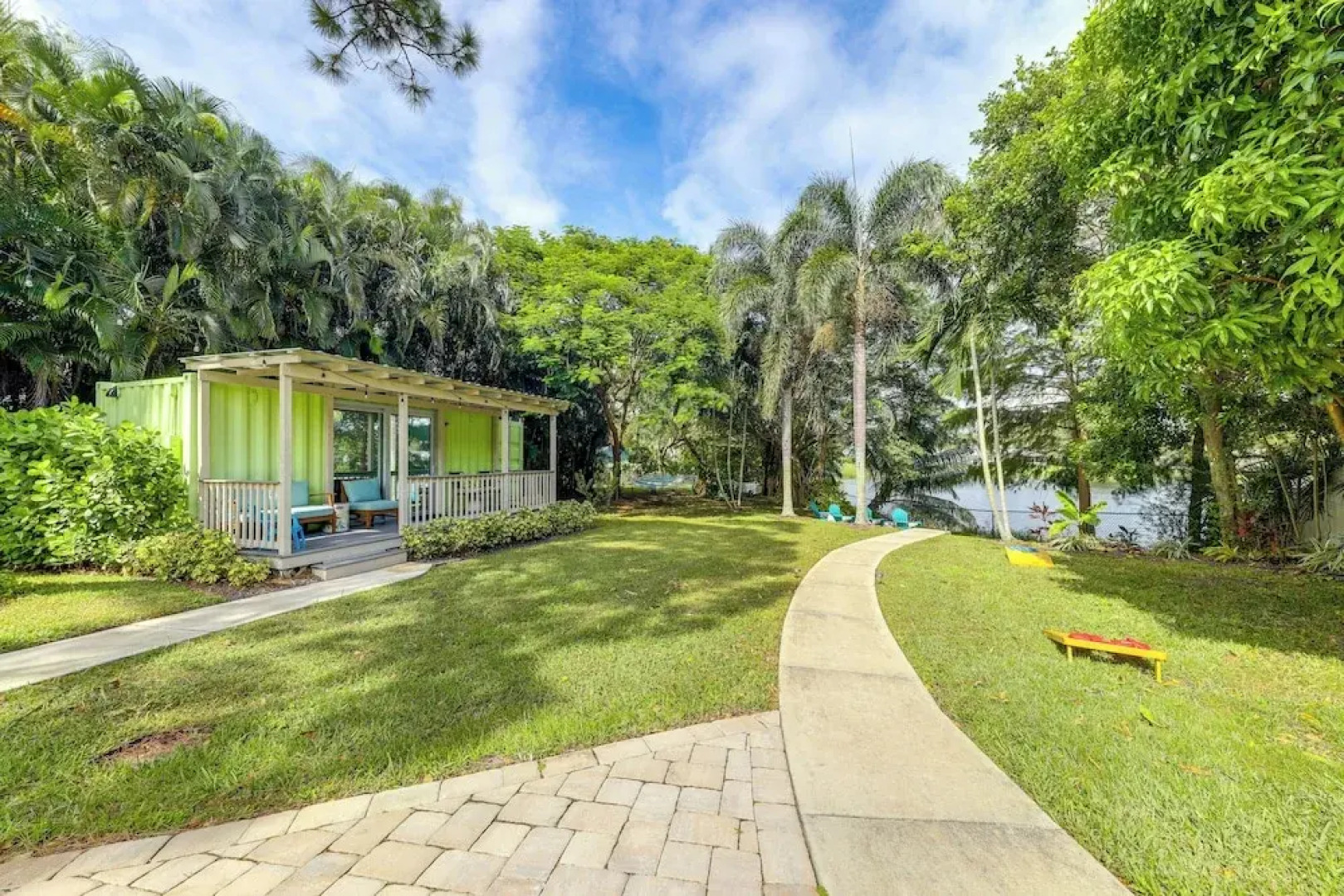 Tropical Pool Oasis on 1/4 Acre by Downtown Stuart