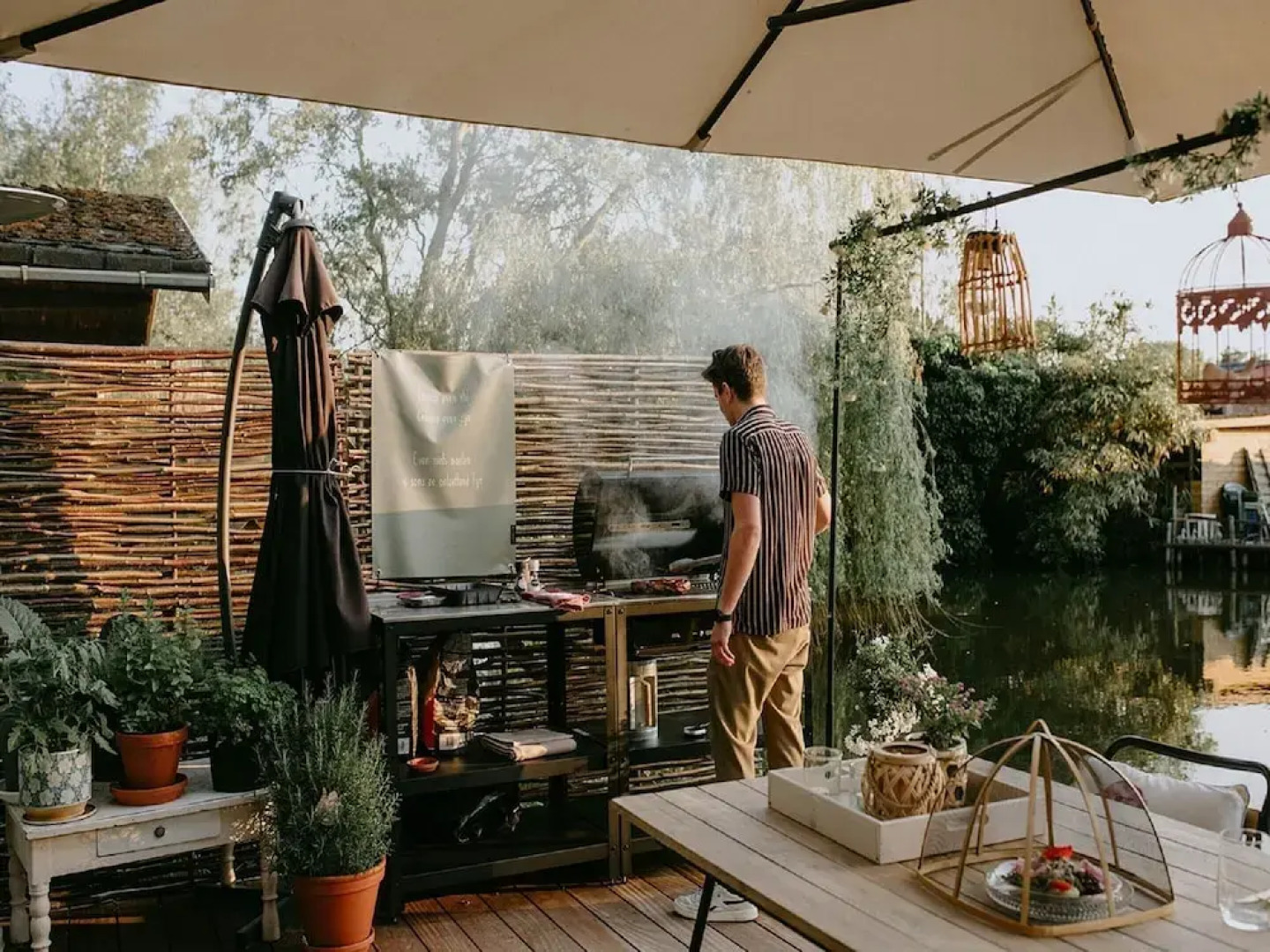 Geel Chalet in Netevallei