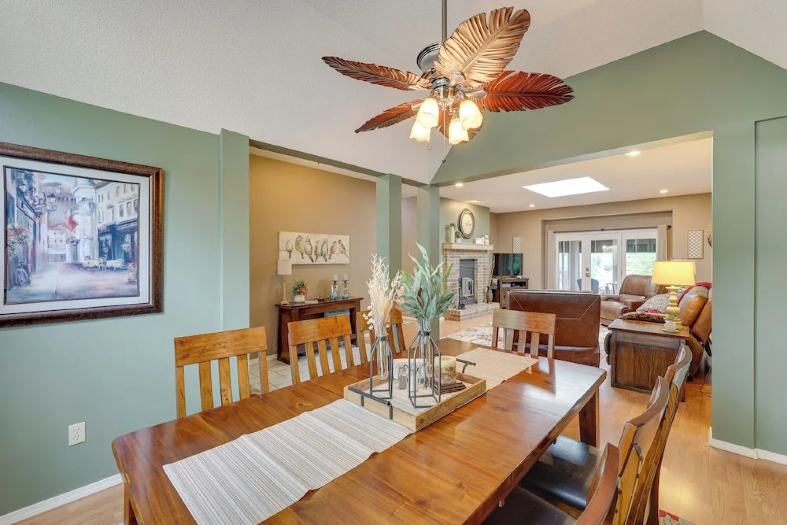 Bella Vista Home w/ Kayaks & Deck on Loch Lomond!