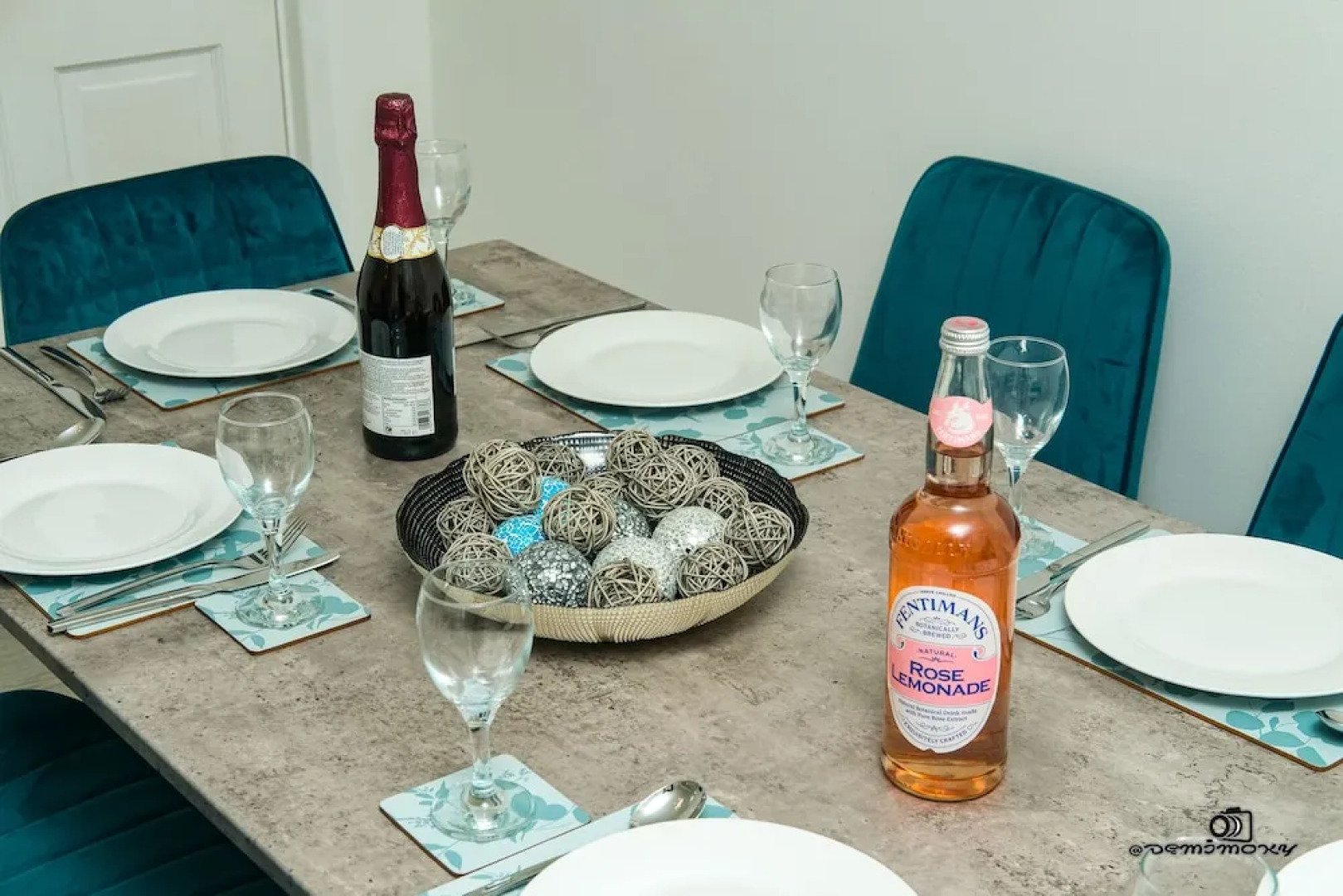 7 Guests - 3 Bedrooms - Parking - Pet Friendly