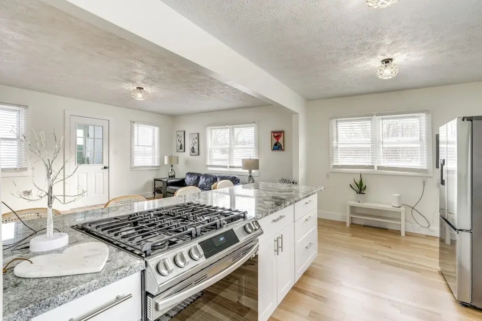 Serene South Haven Retreat w/ Deck: 1 Mi to Dtwn!