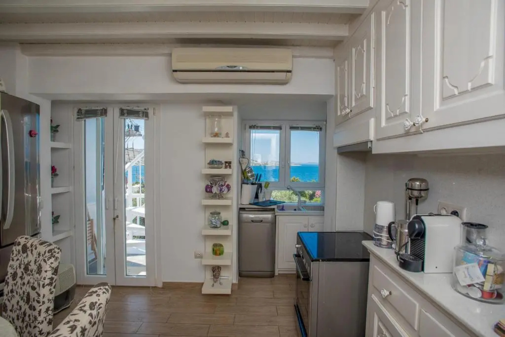 Beautiful Apartment With Amazing View In Mykonos Old Town