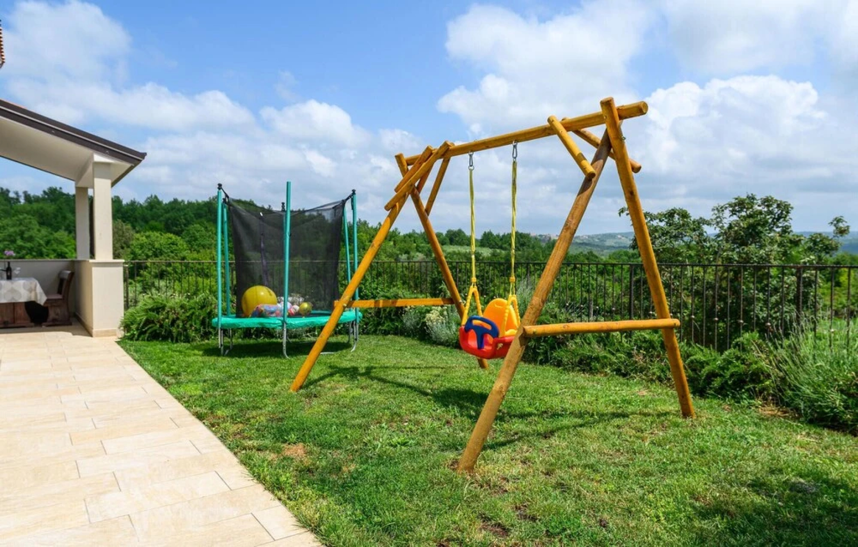 Amazing Home in Nova Vas With Wifi, 4 Bedrooms and Outdoor Swimming Pool