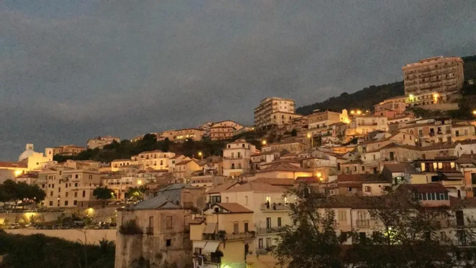 Pizzo Beach Club by Maralp