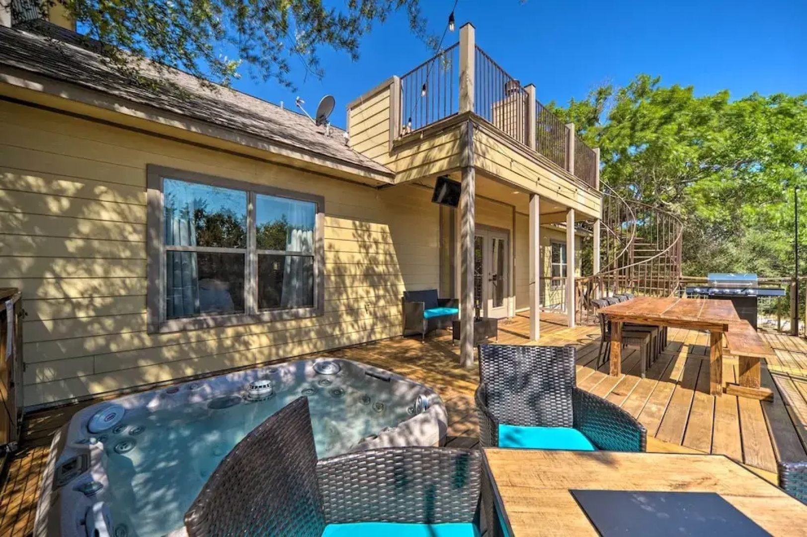 Luxe Canyon Home: Decks, Hot Tub + Lake Views