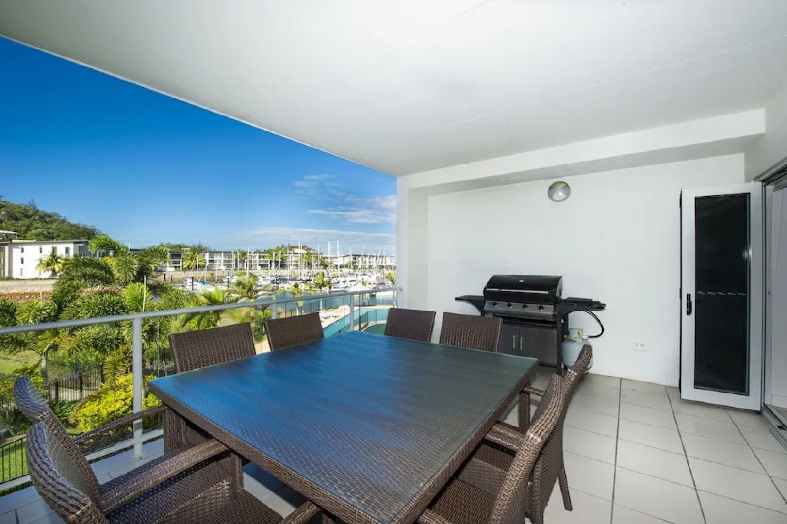 Beachside Magnetic Harbour Holiday Apartments