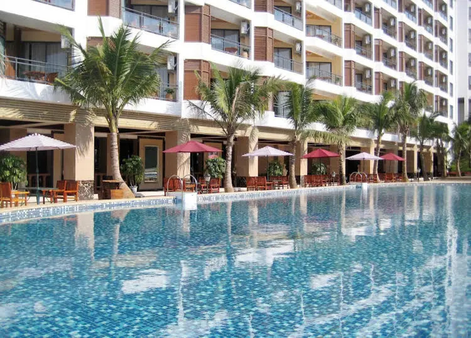 Xinglong Old Banyan Hotel