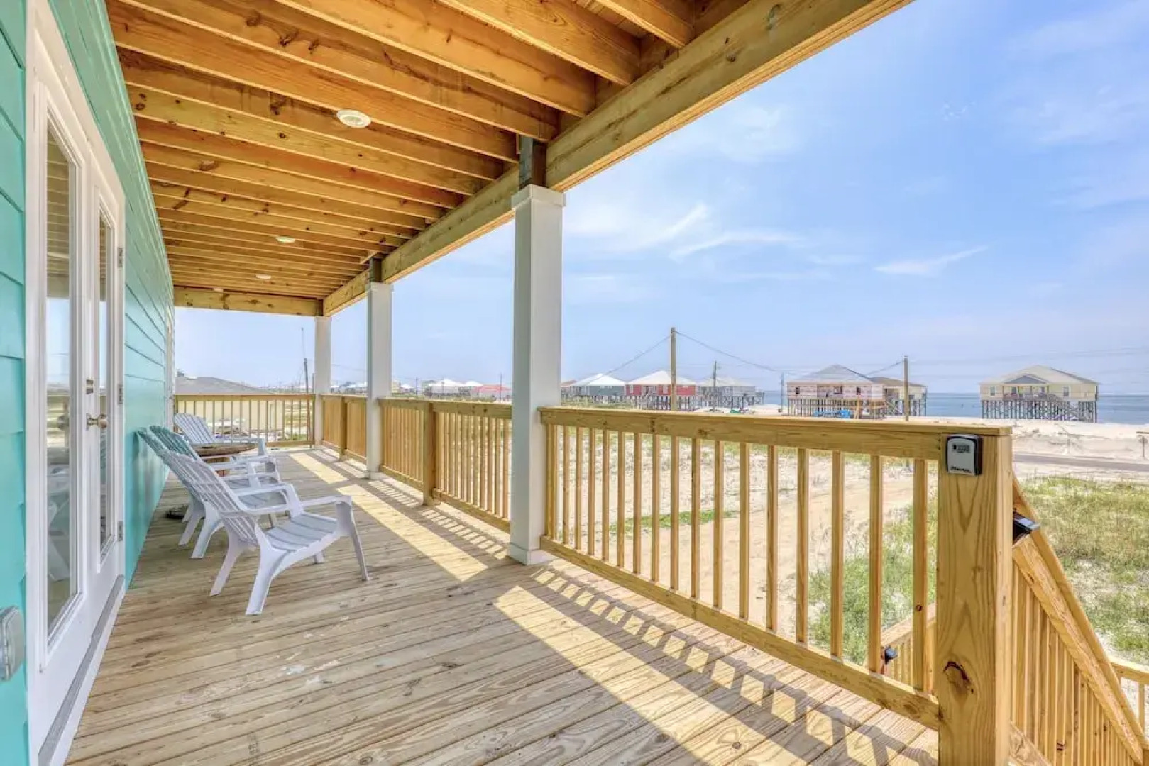 Salty Seahorse - Waterfront! Pet Friendly! Game Room, Pool Table, Beautiful Views - Room For The Whole Family 4 Bedroom Home by RedAwning