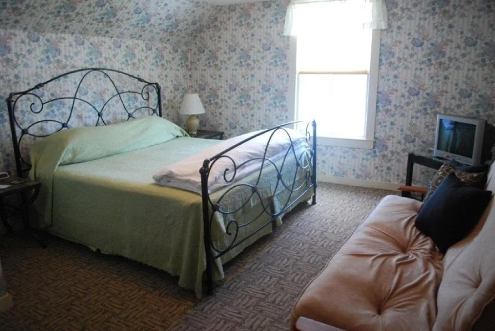 The Jolly Drayman Pub At The Briar Lea Inn