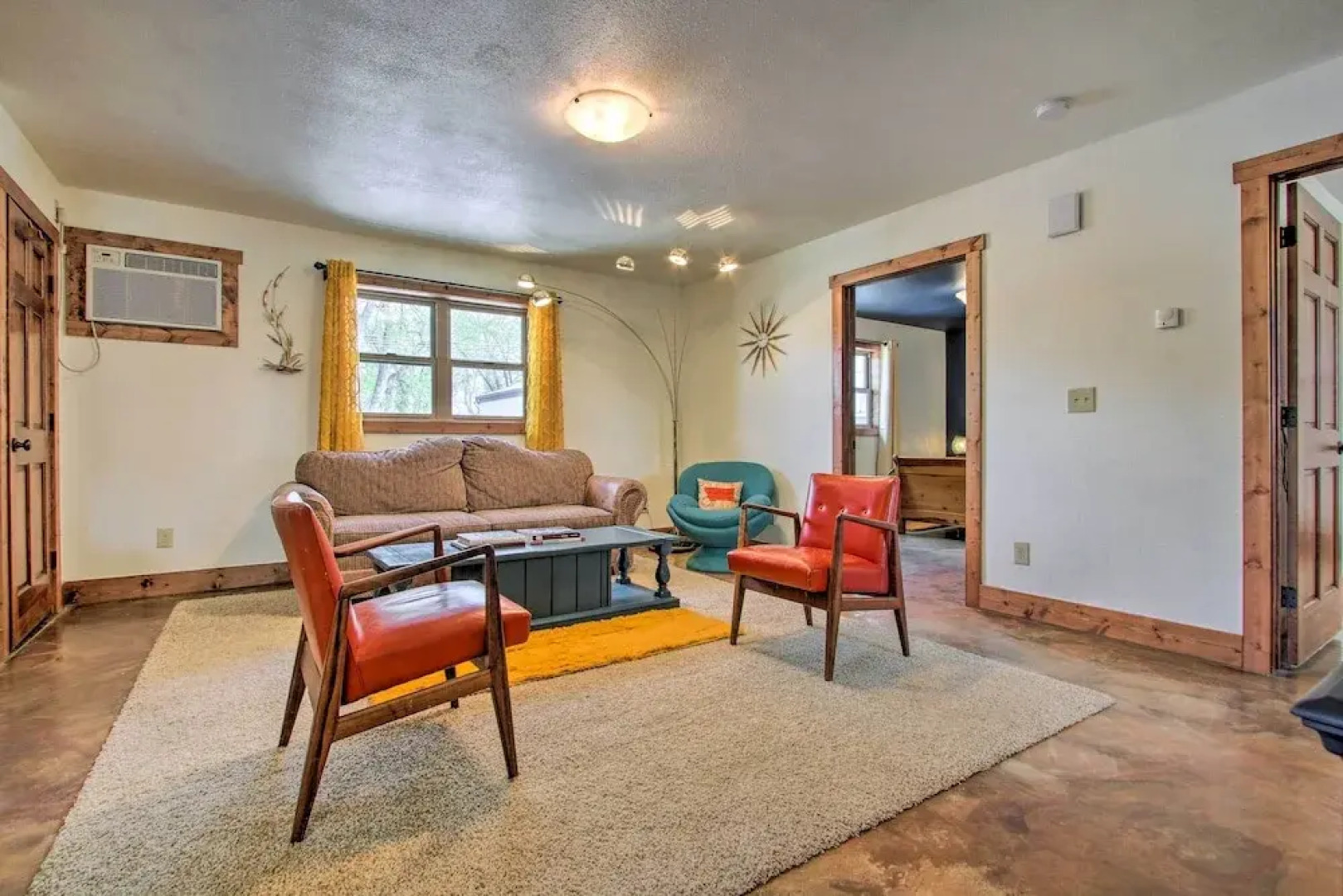 Chic Retro Retreat in Choteau: Walk to Dtwn!