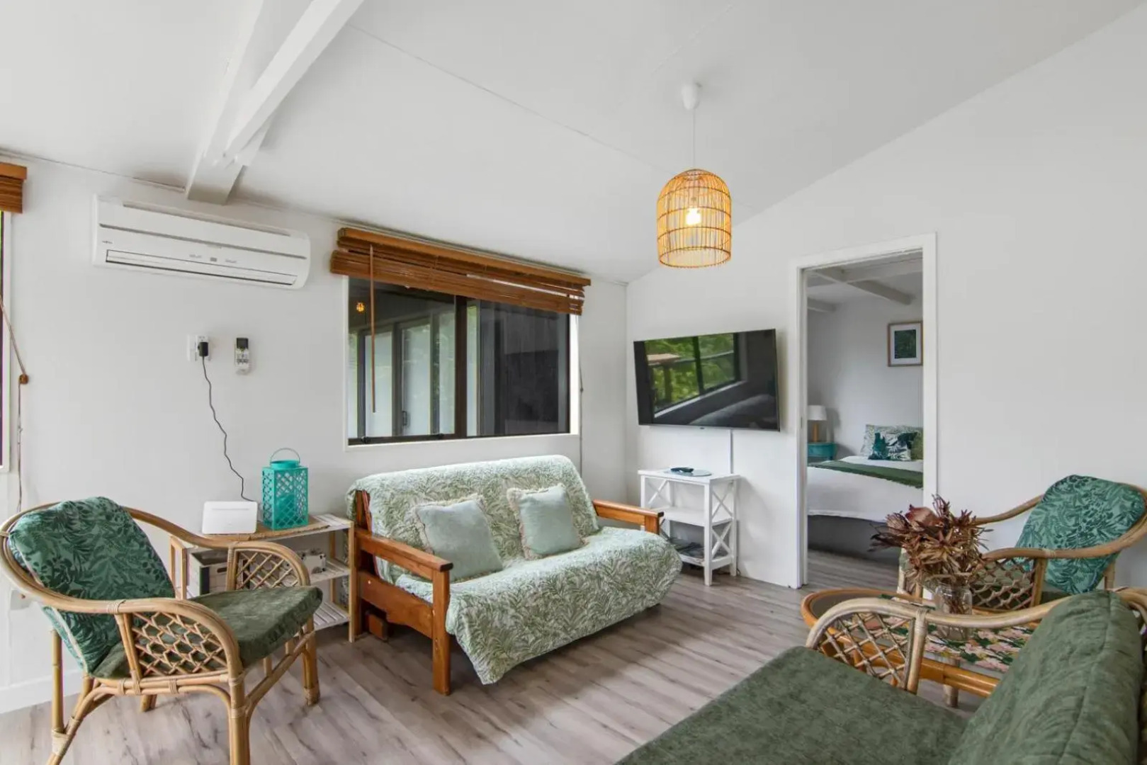 Thirsty Weta Belvue - Havelock Holiday Home