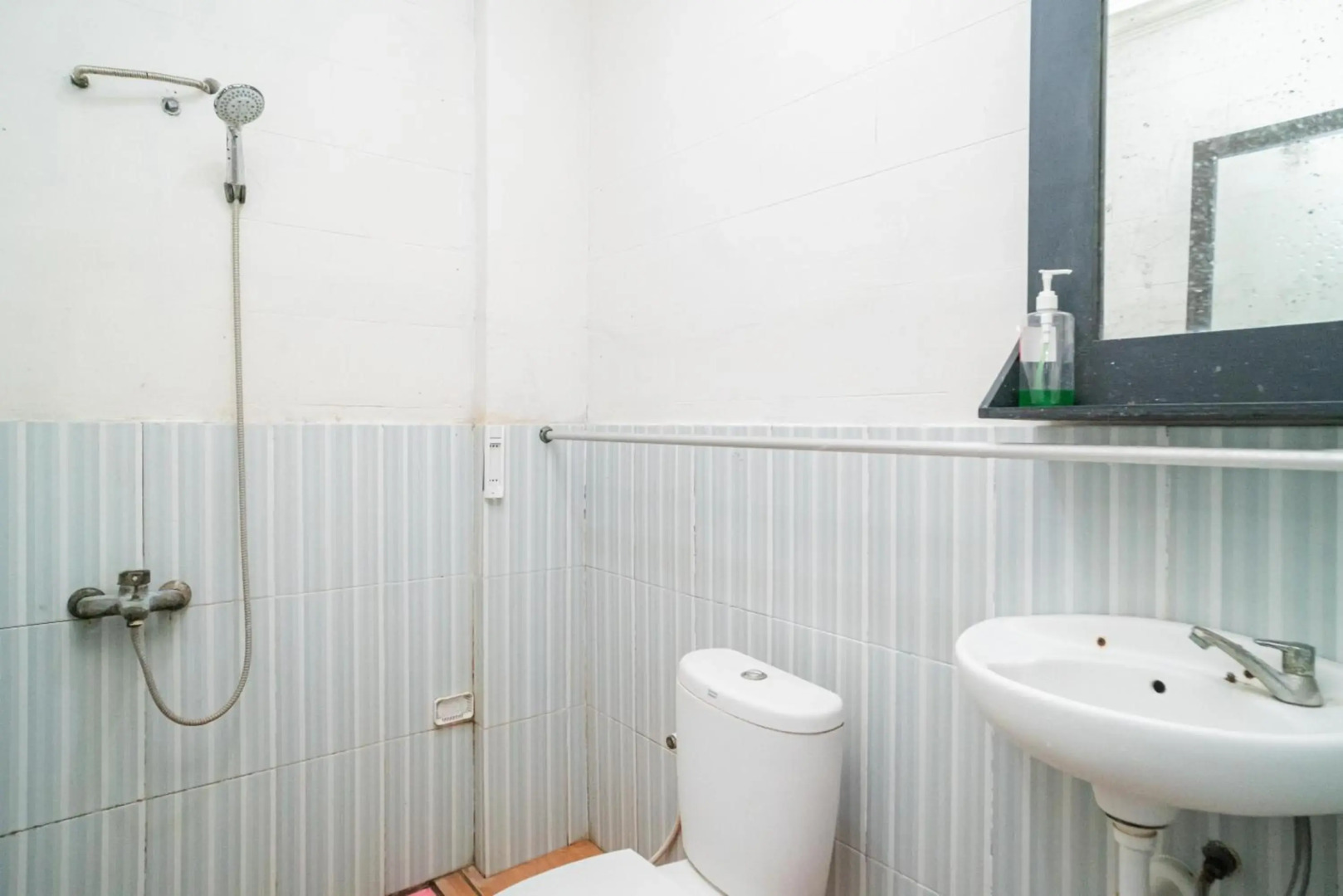 OYO 2493 Lotus Hotel Syariah