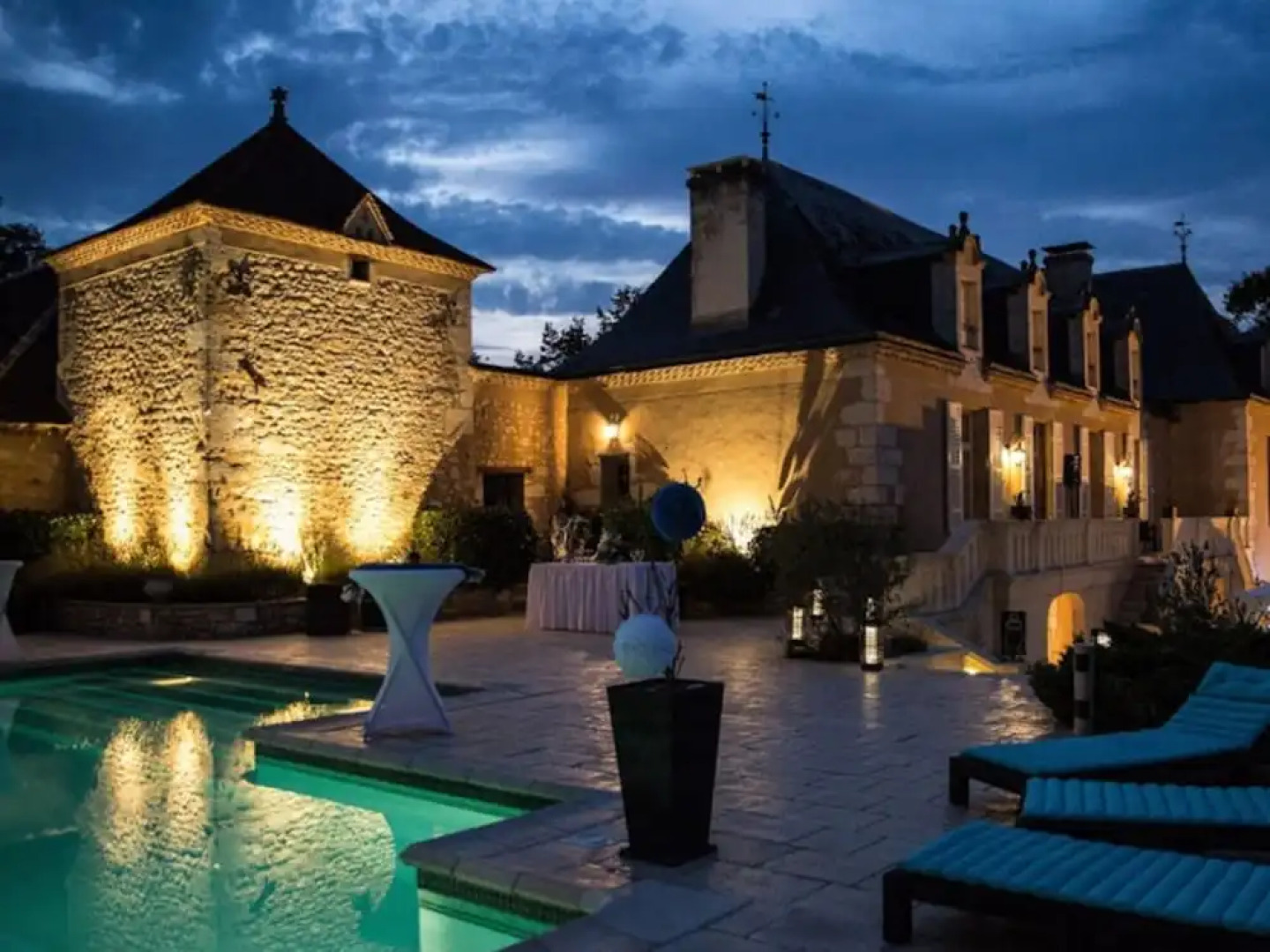 Lavish Villa on an Exclusive Estate in Liorac-sur-louyre With Pool