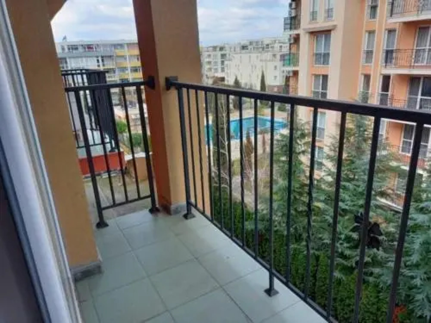 Sunny View Apartment