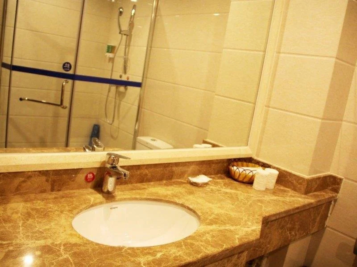 Yibin Jiangnan Hotel