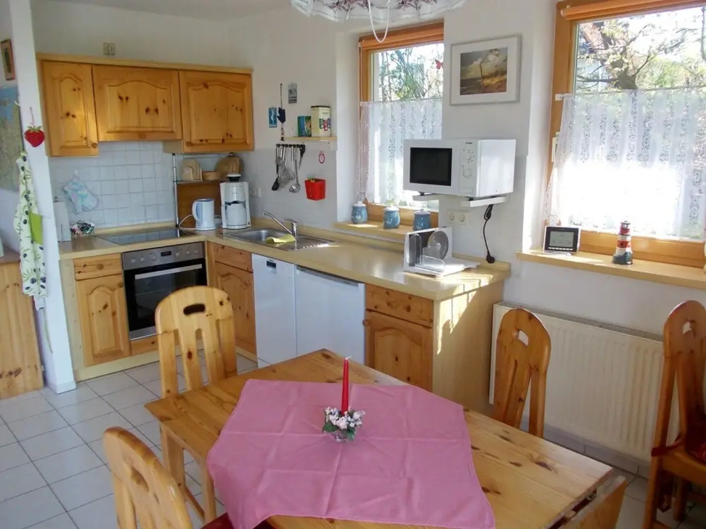 Sunlit Holiday Home near Town Center in Marlow