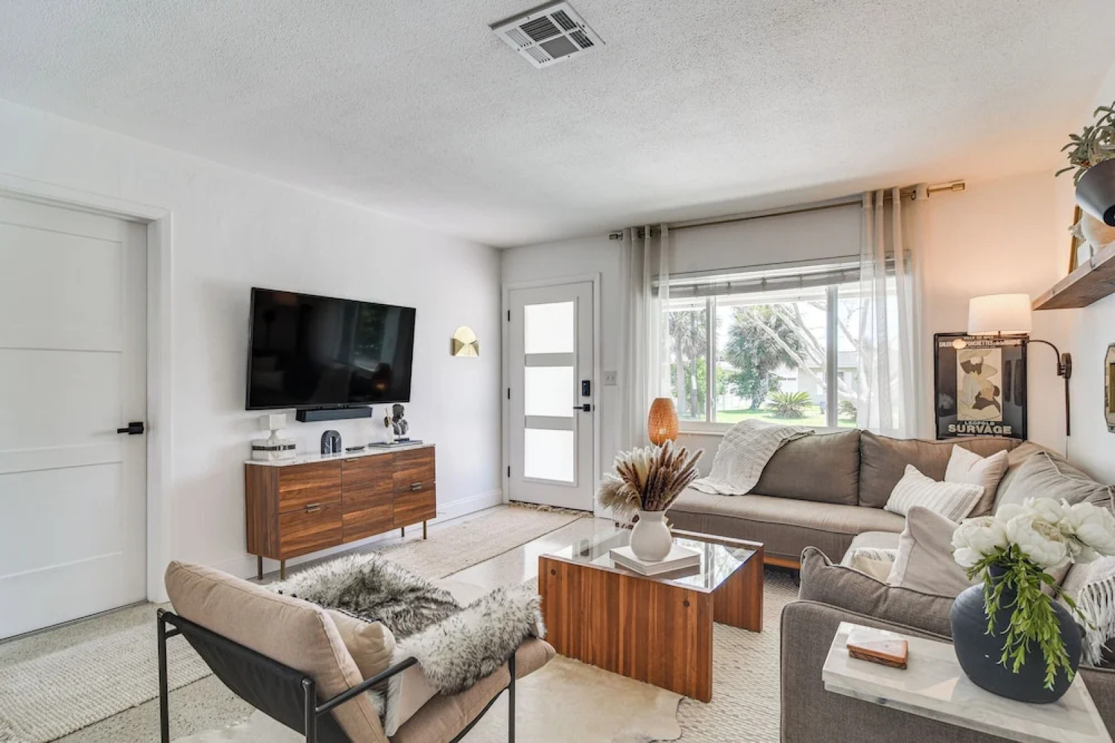 Redington Beach Coastal Retreat - Walk to Beach!