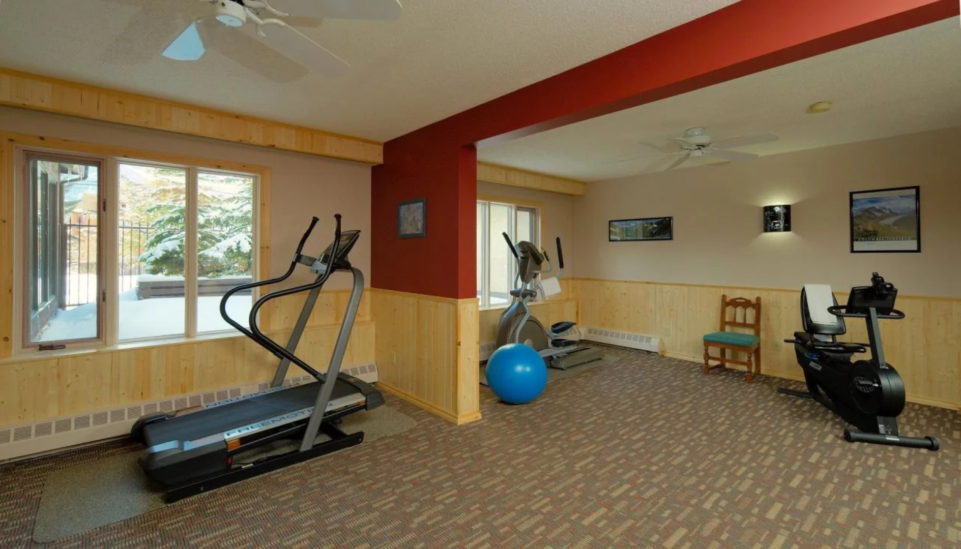 The Elk & Avenue Hotel