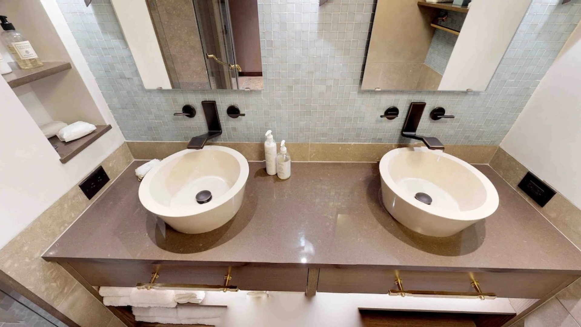 Greenbriar 14 2 Bedroom Condo by RedAwning