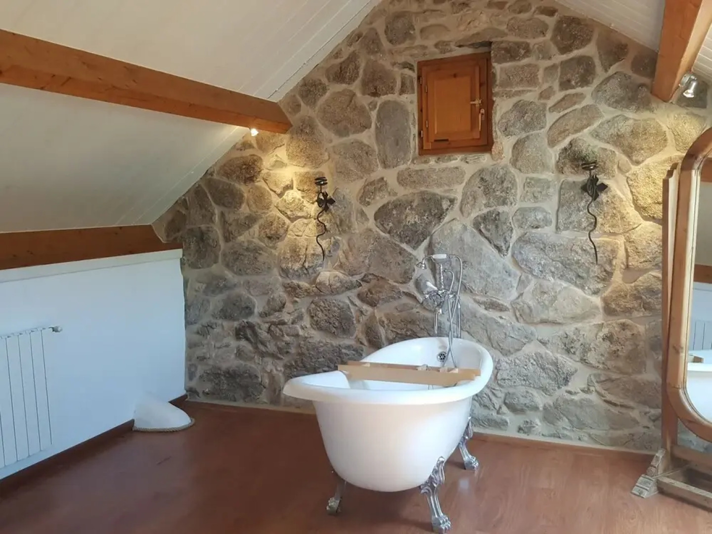 Stylish Property with Swimming Pool & Garden in Pontevedra near Portugal