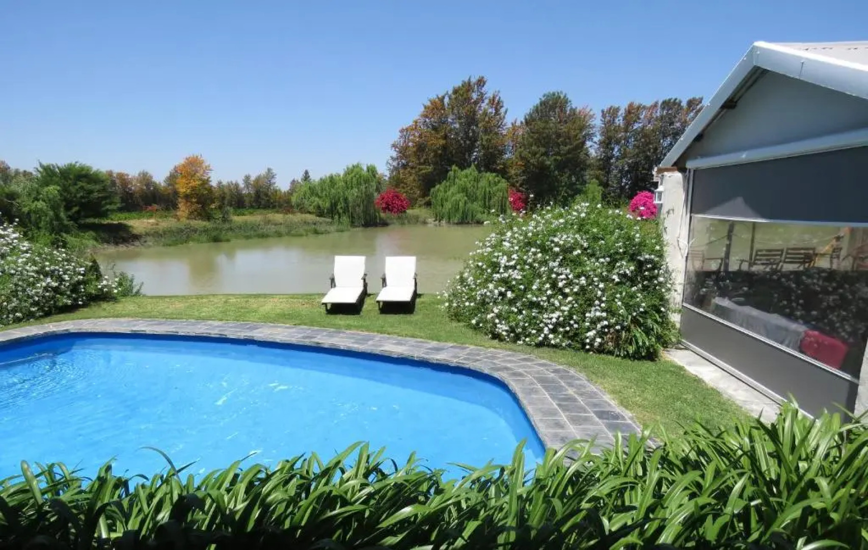 Broadlands Country House