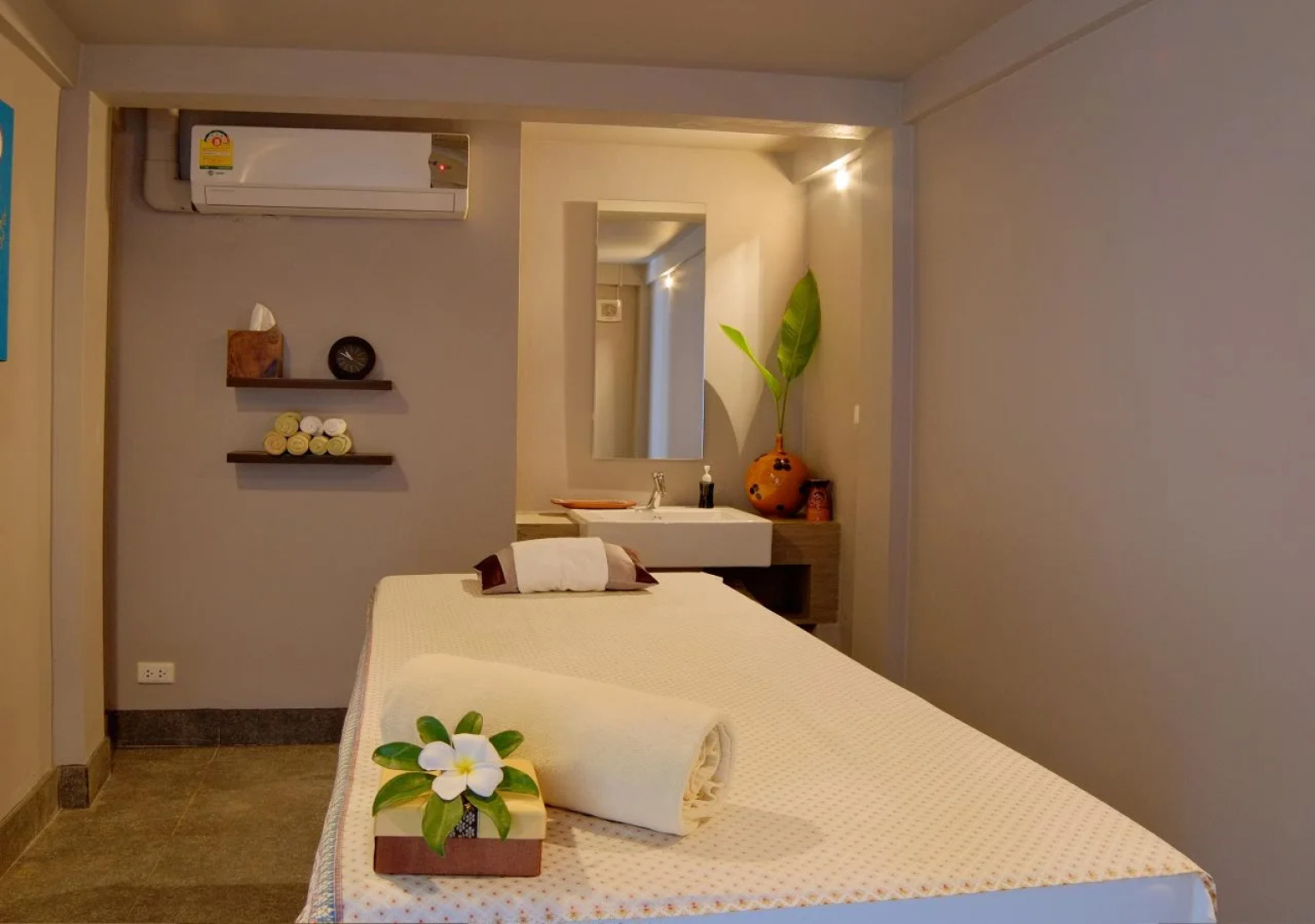 Twin Lotus Resort and Spa - Adults Only