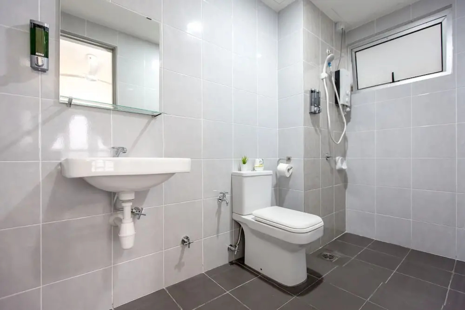 Rex Ollie The Edge Residence