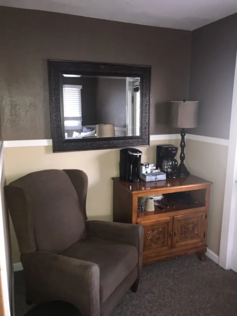 White House Inn on the Waterfront