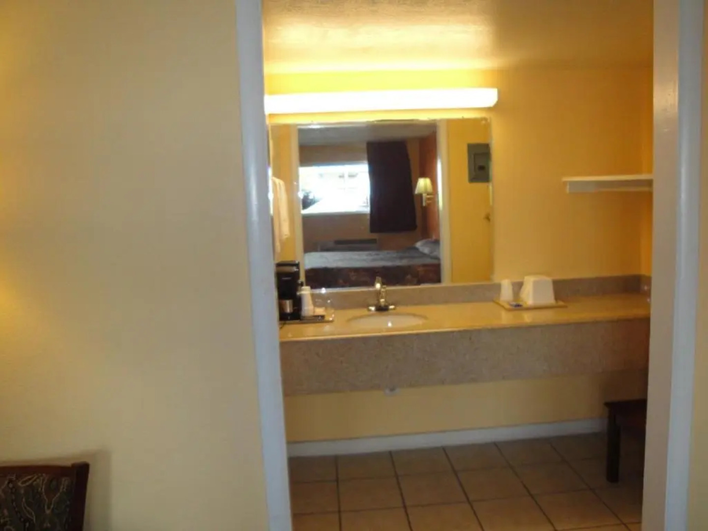 Economy INN poteau