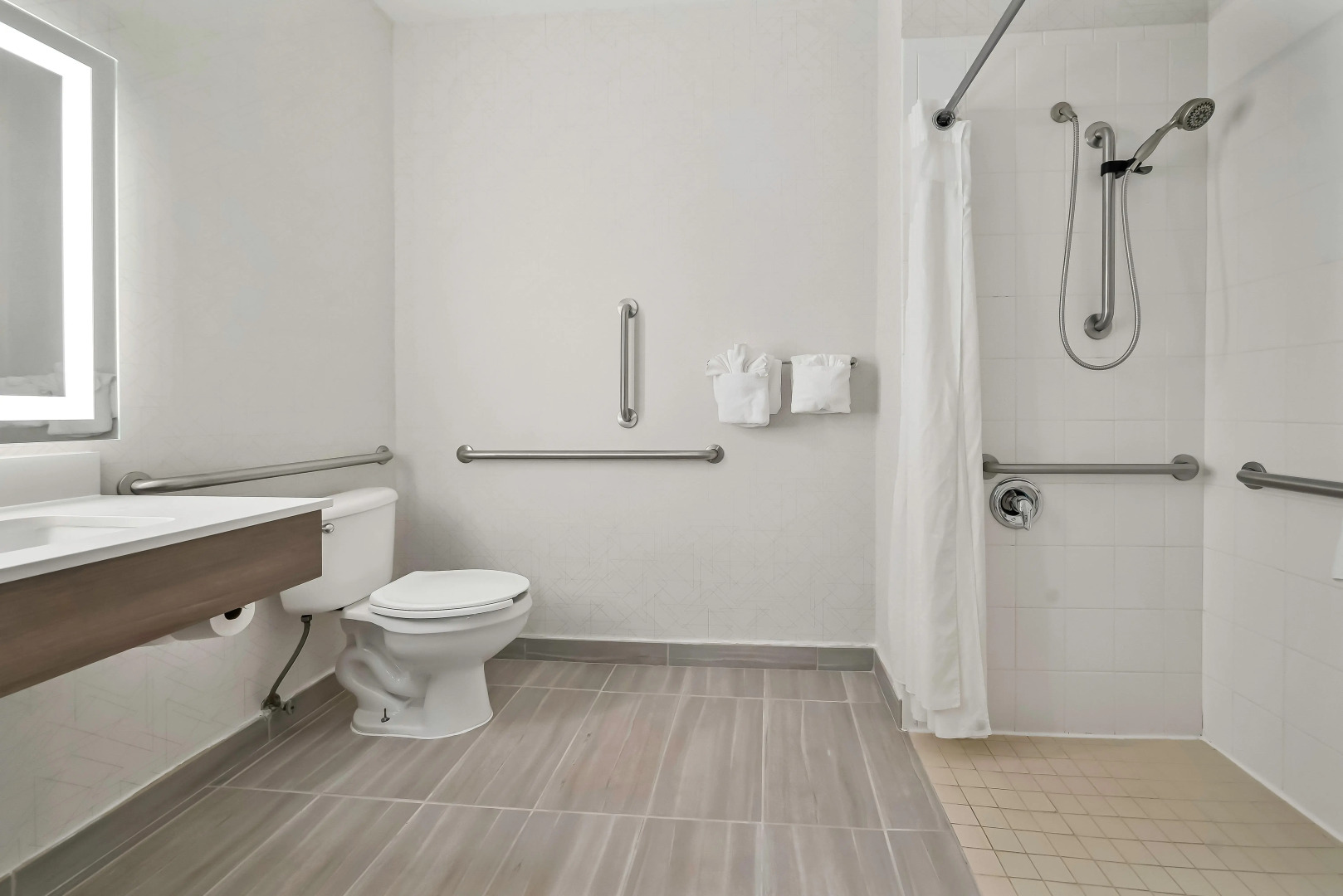 Holiday Inn Express Palestine by IHG