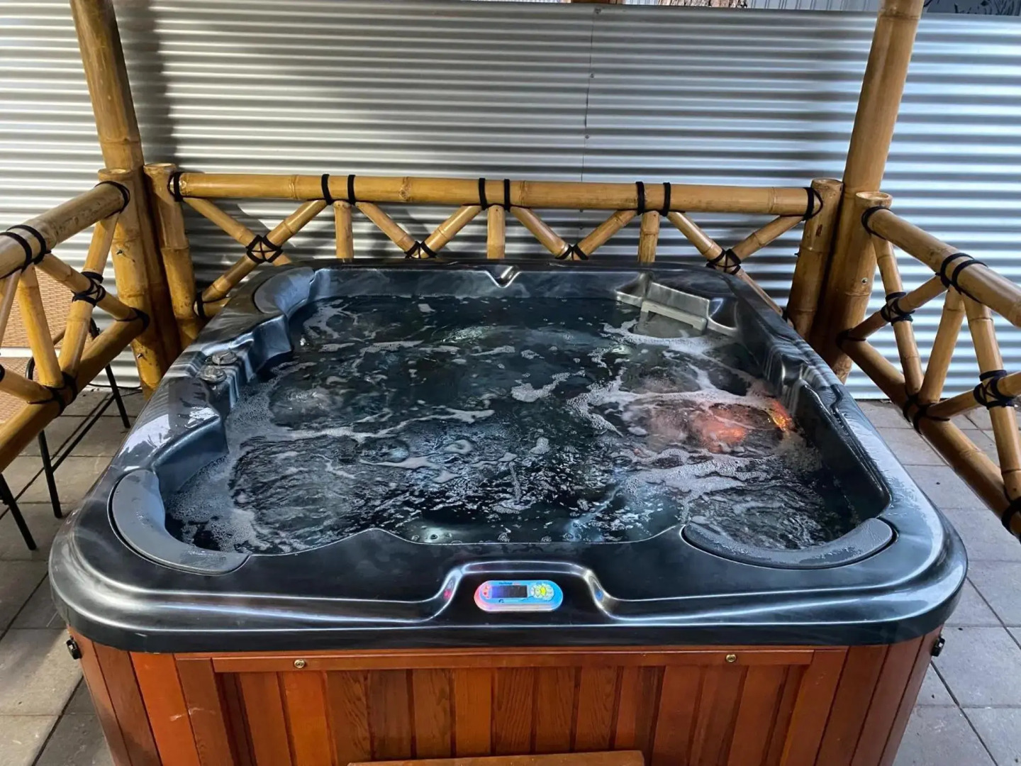 Investigator Beach Breeze Apartments U3