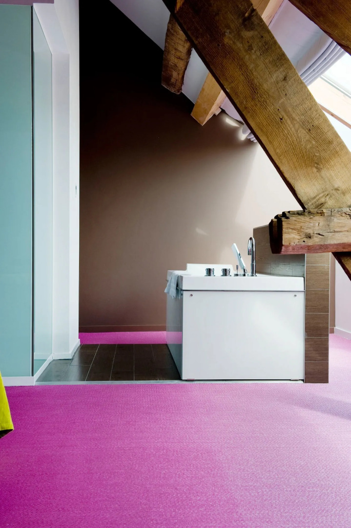 Eburon Hotel - Different Hotels