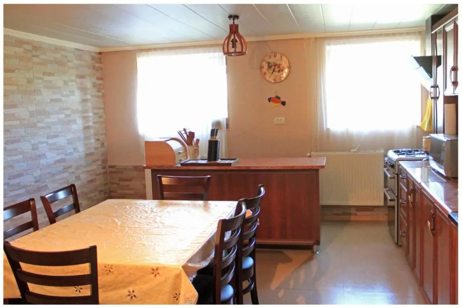 Tinikos Guest House