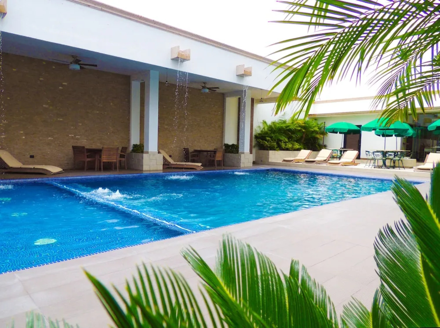 Royal Aqua Luxury Hotel & Spa