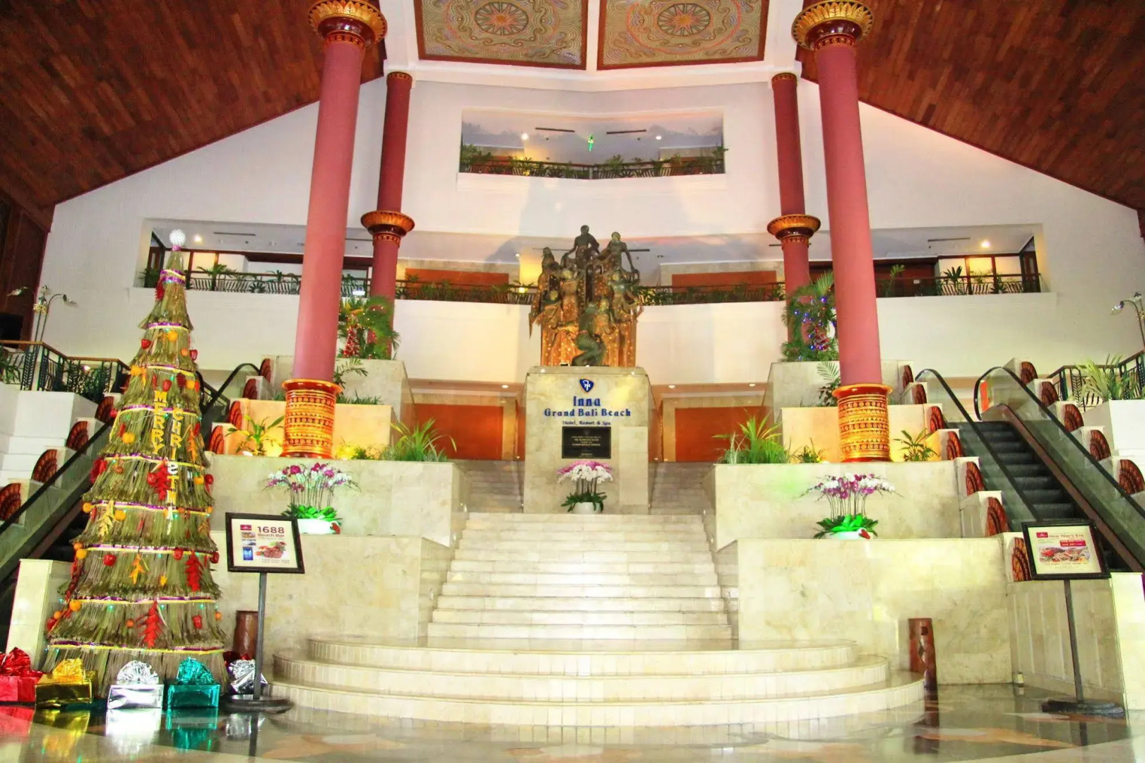 Отель Bali Beach