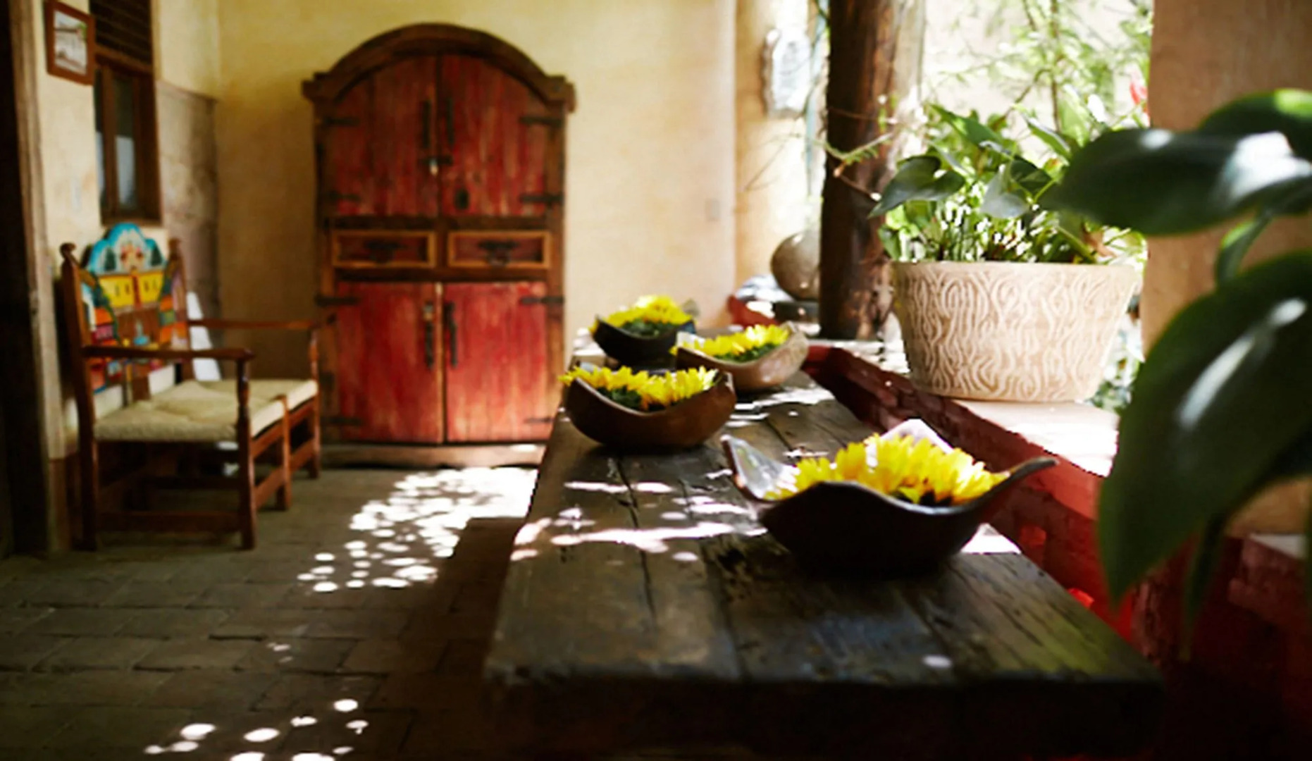 Mesón De Leyendas Breakfast & Downtown