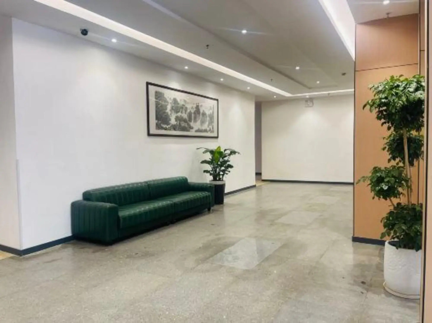 Changhong  Business Hotel