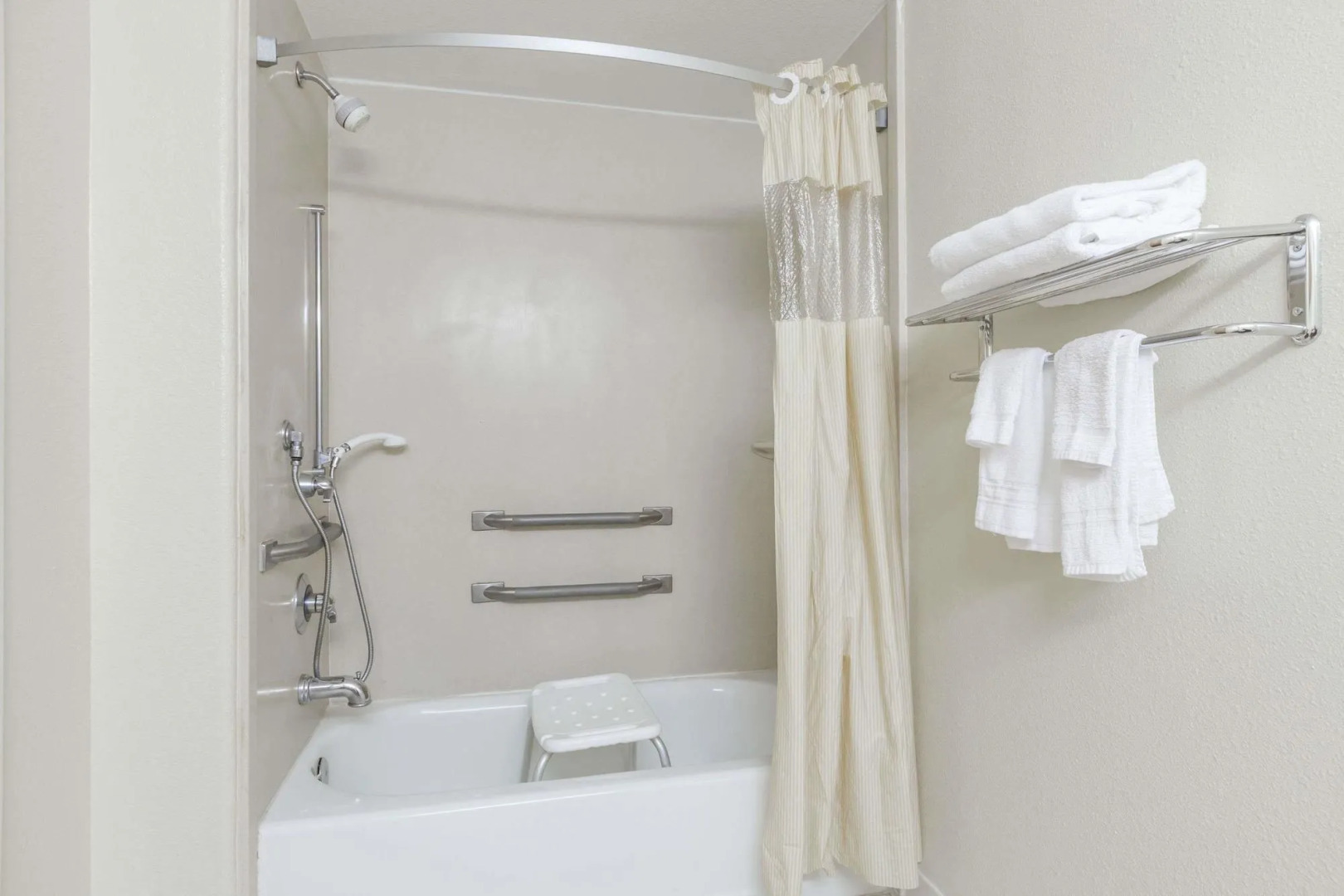 Days Inn by Wyndham LaPlace- New Orleans