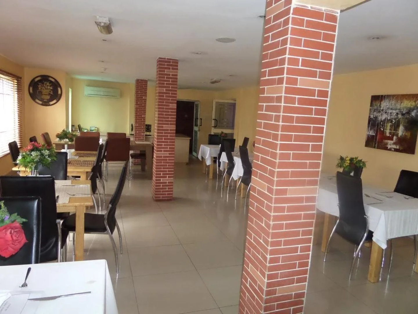 Noahs ark hotel and suites