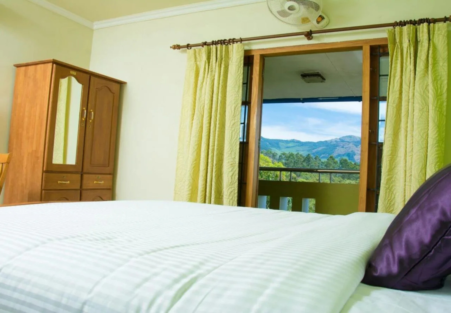 Munnar Crown Hotel