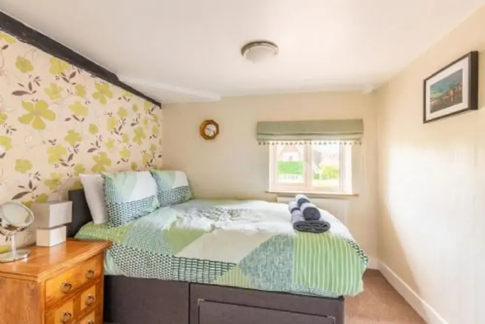 Host Stay Sand Pit Cottage