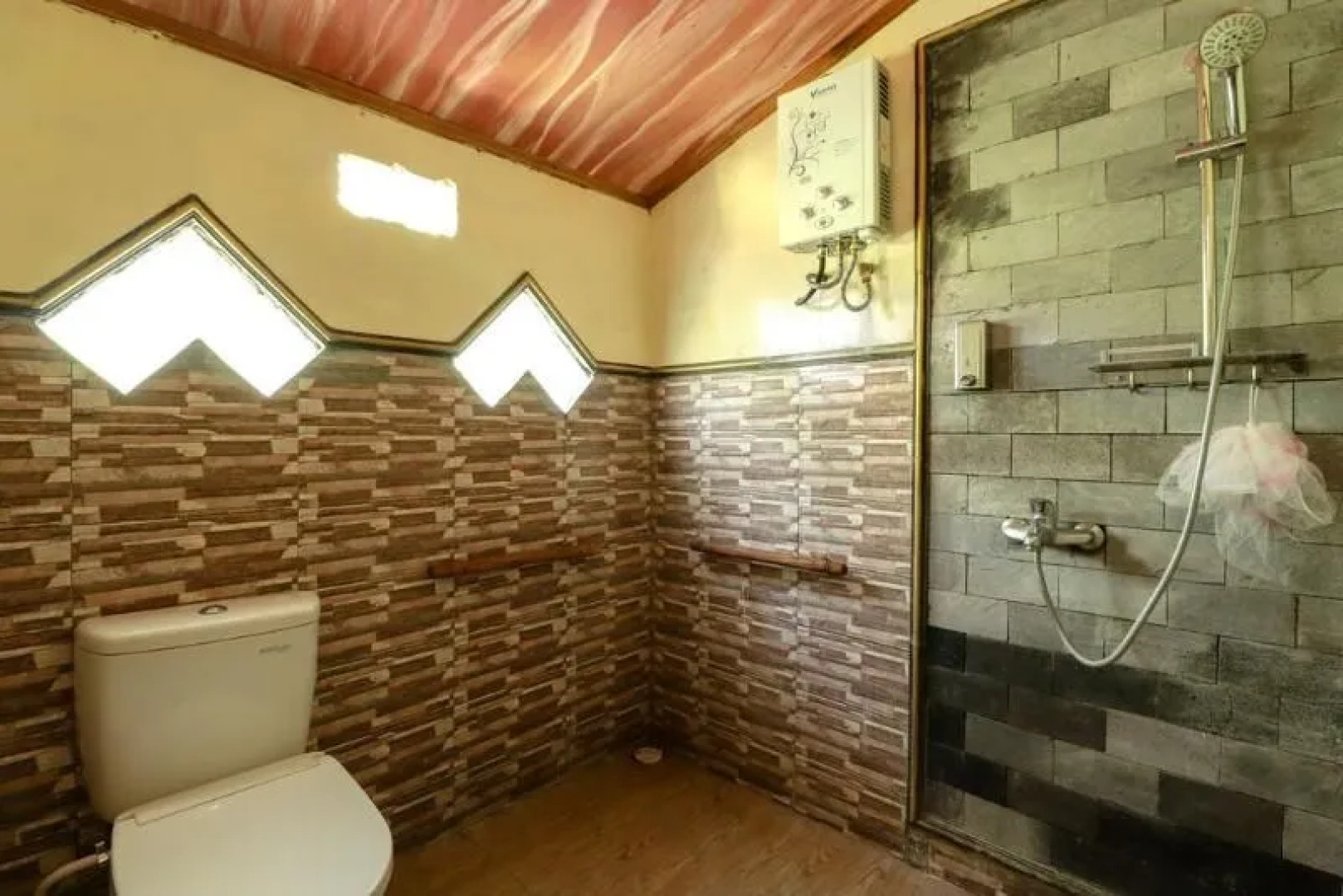 Segajih Central Stay and Education by ZUZU