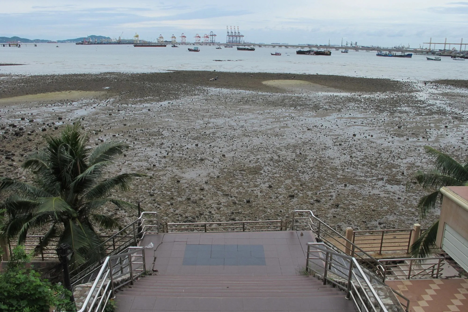 Chateau Vista Serviced apartment