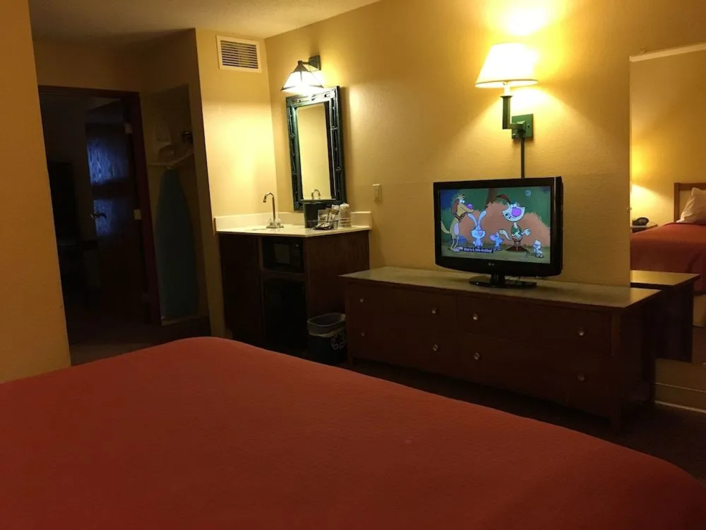 Norwood Inn & Suites