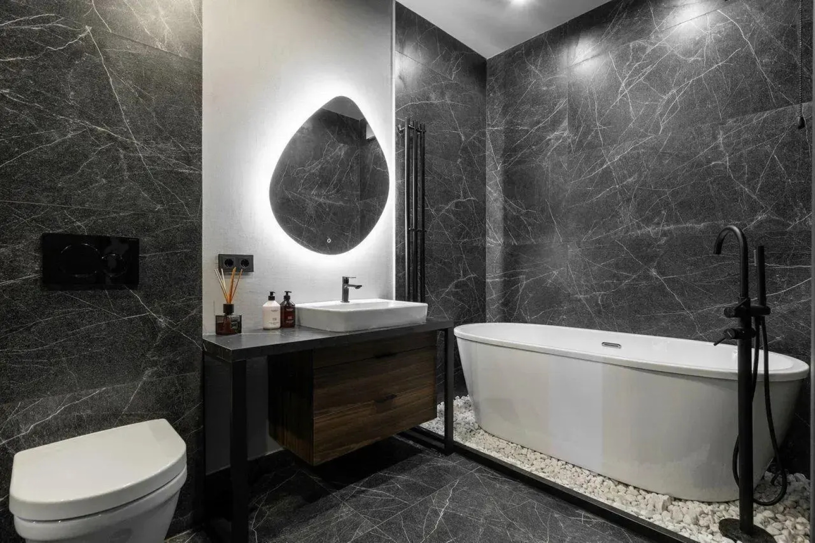 Уникальная Вилла на берегу озера