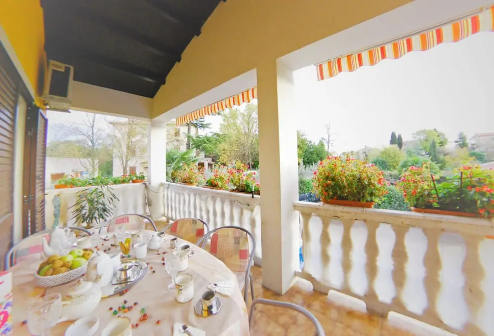 Vacation Pool Apartments