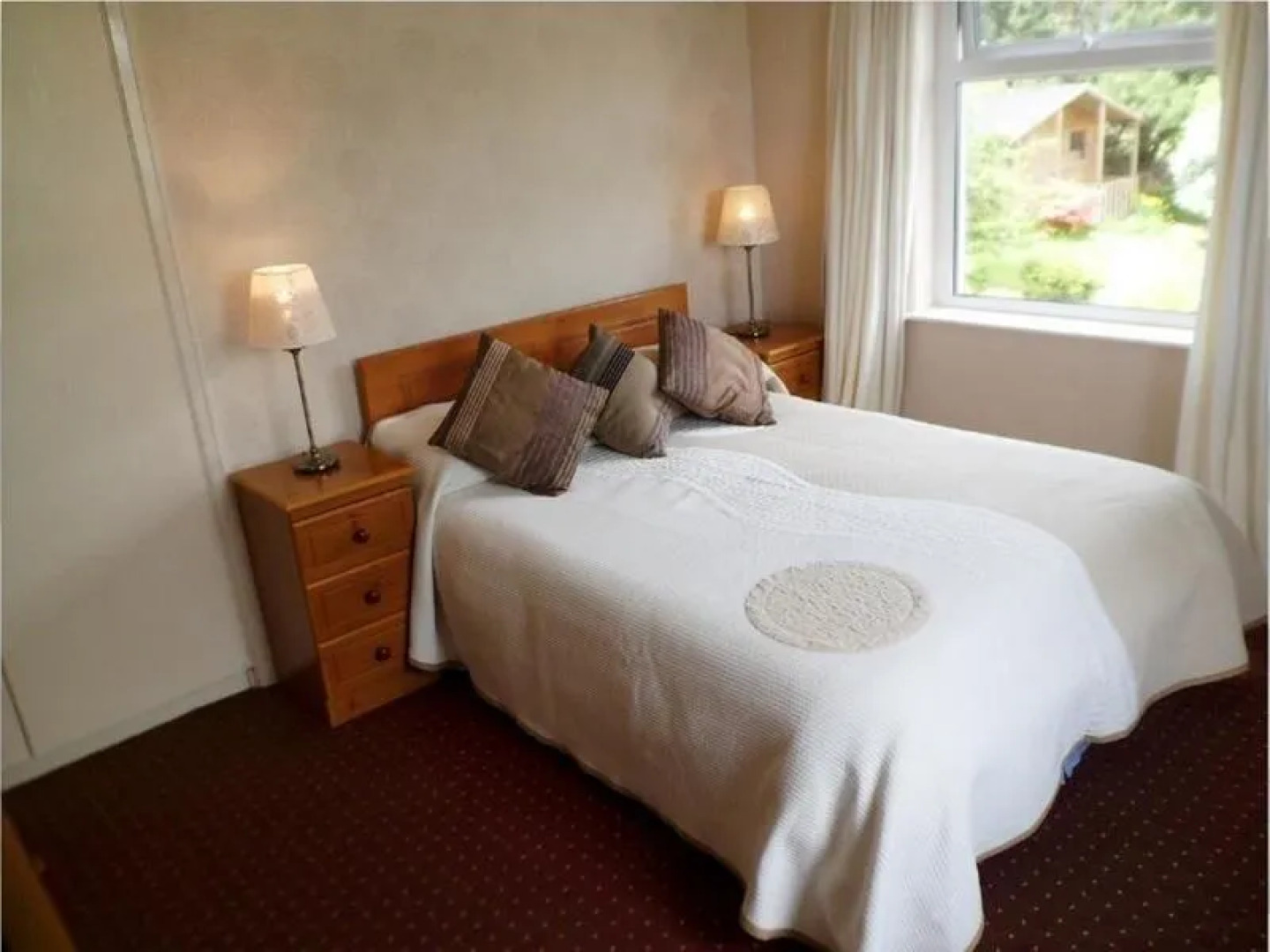 Heather Lodge Country House