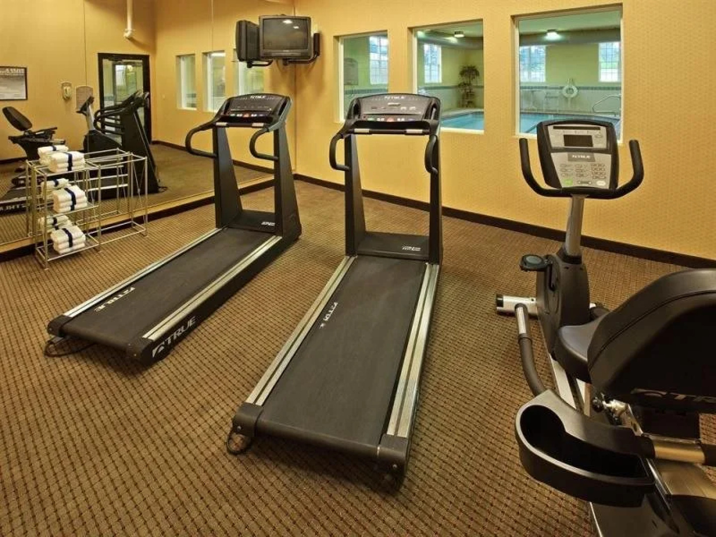 Holiday Inn Express Hotel & Suites MAGNOLIA-LAKE COLUMBIA