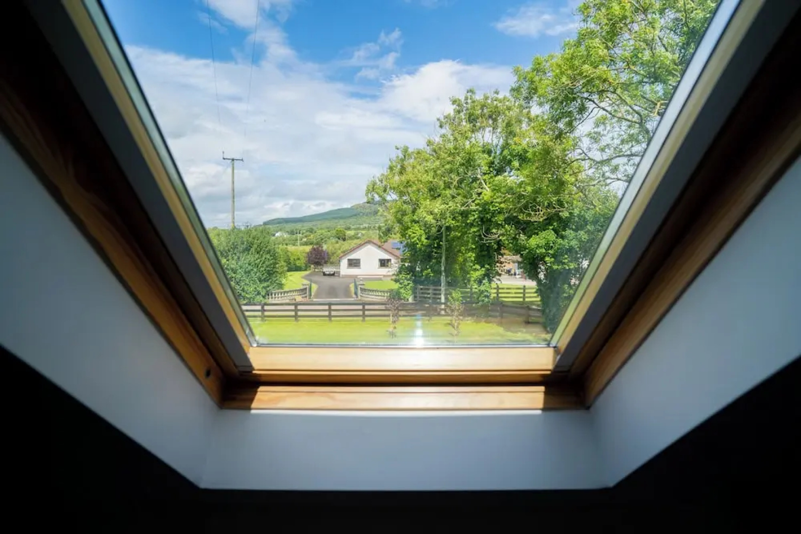 Limavady Cherry Tree Apartment, Sleeps 2 & Parking